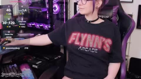 Snapshot of merrickmonroe chatting on 10-17-25, 08:44 merrick monroe online show from 10-17-25, 08:44