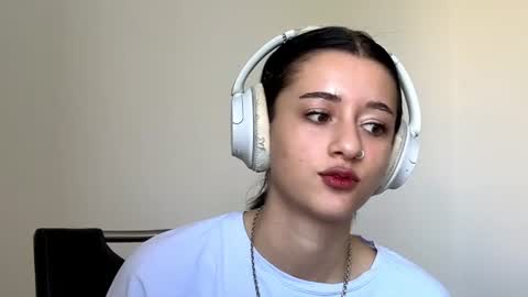 Snapshot of merrillnoorigian chatting on 06-27-26, 09:14 Isabella online show from 06-27-26, 09:14