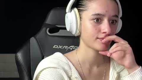 Snapshot of merrillnoorigian chatting on 07-18-26, 03:11 Isabella online show from 07-18-26, 03:11