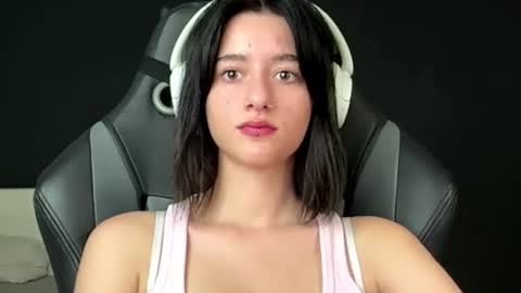 Snapshot of merrillnoorigian chatting on 07-20-26, 10:39 Isabella online show from 07-20-26, 10:39