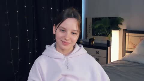Snapshot of meryldell chatting on 03-02-25, 11:07 Lollita online show from 03-02-25, 11:07