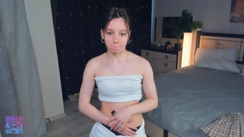 Snapshot of meryldell chatting on 03-04-25, 01:17 Lollita online show from 03-04-25, 01:17