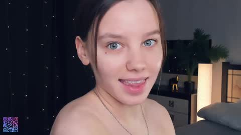 Snapshot of meryldell chatting on 03-06-25, 10:09 Lollita online show from 03-06-25, 10:09