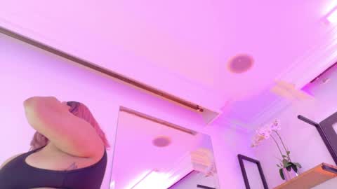 Snapshot of merystone chatting on 05-31-26, 04:20 Mery Stone online show from 05-31-26, 04:20