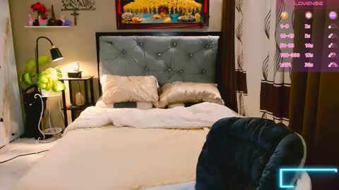 Snapshot of mesmerizingfuckdoll chatting on 10-24-25, 03:47 mistress jasmine online show from 10-24-25, 03:47