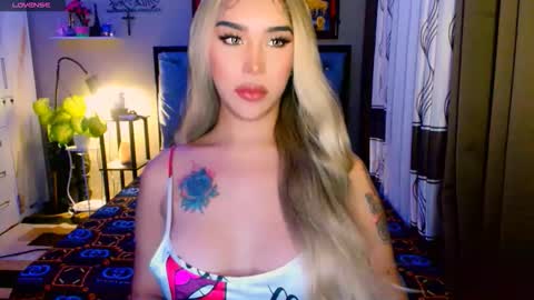 Snapshot of mesmerizingfuckdoll chatting on 11-16-25, 02:39 mistress jasmine online show from 11-16-25, 02:39