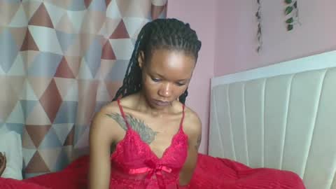 Snapshot of messyluna chatting on 06-12-26, 07:18 meggy and bree online show from 06-12-26, 07:18