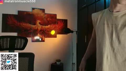 Snapshot of metatron_muscle chatting on 09-28-25, 02:06 Dany online show from 09-28-25, 02:06