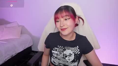 Snapshot of mexitalyguitarist chatting on 12-24-24, 12:55 Booniee online show from 12-24-24, 12:55