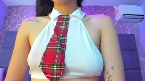 Snapshot of mey_doll chatting on 09-20-25, 11:11 Your Mey  online show from 09-20-25, 11:11