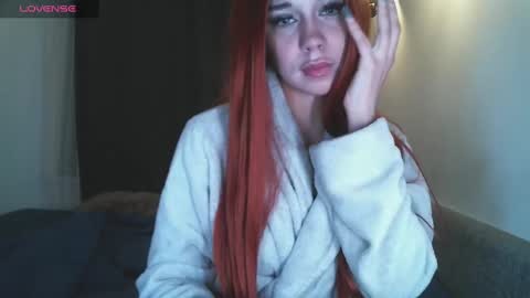 Snapshot of mezzalunaa chatting on 02-09-25, 01:00 vollmond online show from 02-09-25, 01:00