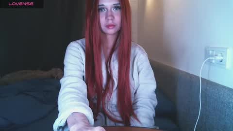 Snapshot of mezzalunaa chatting on 02-10-25, 02:30 vollmond online show from 02-10-25, 02:30