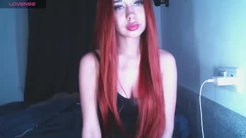 Snapshot of mezzalunaa chatting on 02-18-25, 02:05 vollmond online show from 02-18-25, 02:05