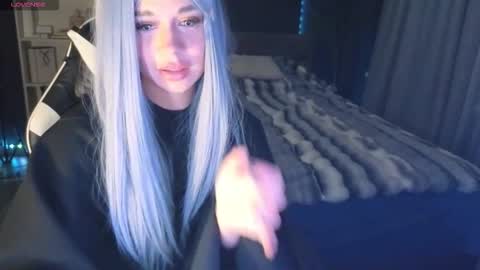 Snapshot of mezzalunaa chatting on 09-23-25, 12:02 vollmond online show from 09-23-25, 12:02