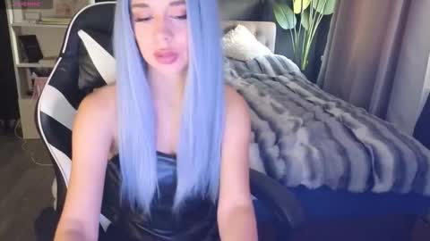 Snapshot of mezzalunaa chatting on 10-03-25, 05:37 vollmond online show from 10-03-25, 05:37