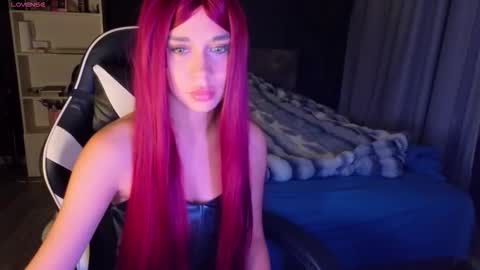 Snapshot of mezzalunaa chatting on 10-12-25, 10:20 vollmond online show from 10-12-25, 10:20