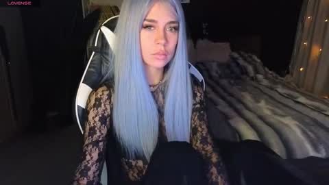 Snapshot of mezzalunaa chatting on 01-16-26, 03:43 vollmond online show from 01-16-26, 03:43