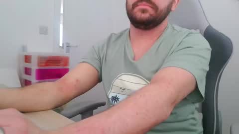 Snapshot of mg_of chatting on 11-27-25, 01:35 mg-of online show from 11-27-25, 01:35