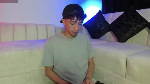 Snapshot of mhatias_ chatting on 04-30-26, 06:09 MATHIAS online show from 04-30-26, 06:09