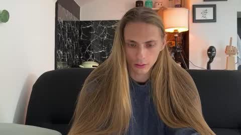 Snapshot of mi_chyort chatting on 04-20-26, 04:21 Misha online show from 04-20-26, 04:21