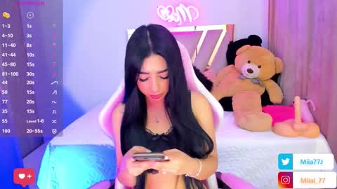 Mia online show from 09-21-25, 04:14