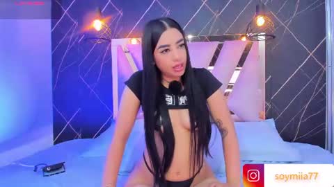 Mia online show from 06-12-26, 12:53