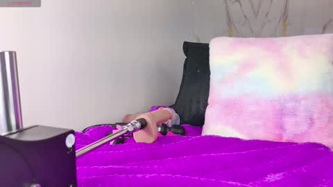 Snapshot of mia__099 chatting on 10-26-25, 08:15 Mia Blonde online show from 10-26-25, 08:15