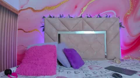 mia__blaze_ online show from 11-11-25, 03:06