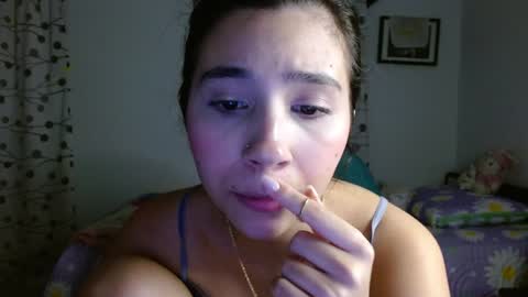 Snapshot of mia__lopez_ chatting on 02-05-25, 02:19 Mia online show from 02-05-25, 02:19