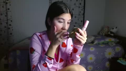 Snapshot of mia__lopez_ chatting on 03-04-25, 11:32 Mia online show from 03-04-25, 11:32