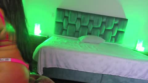 mia__velvet_ online show from 04-25-26, 03:20