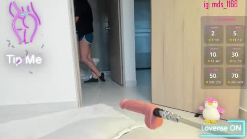 Mia adams  online show from 02-12-25, 10:04