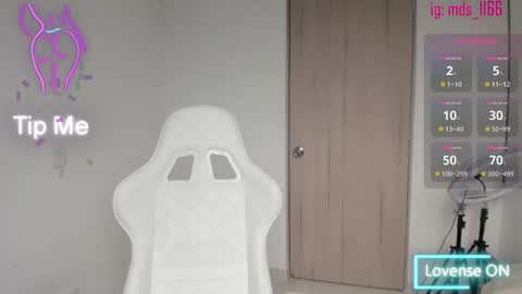 Mia adams  online show from 03-06-25, 08:59