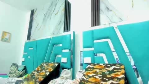 Mia online show from 09-09-25, 11:43