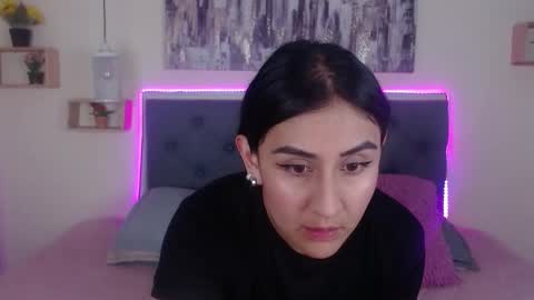 M I A  A Y R A online show from 11-05-25, 05:46