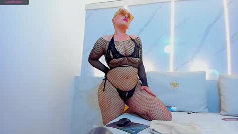 Mia  online show from 01-07-25, 06:45