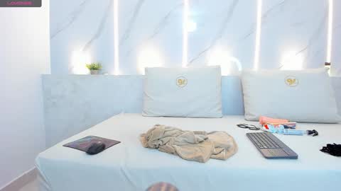 Mia  online show from 01-17-25, 02:50