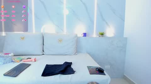 Mia  online show from 02-08-25, 03:00