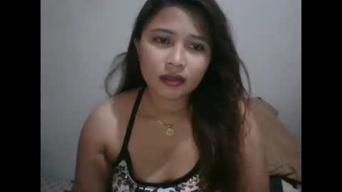 Snapshot of mia_bella04 chatting on 01-05-25, 01:35 mia_bella04 online show from 01-05-25, 01:35