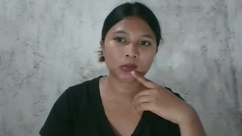 Snapshot of mia_bella04 chatting on 09-25-25, 11:03 mia_bella04 online show from 09-25-25, 11:03