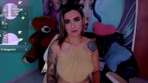 Mia online show from 04-19-26, 07:27