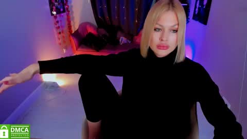 Mia online show from 02-07-25, 03:19