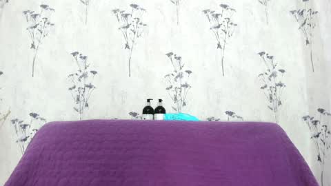 Mia  online show from 01-03-25, 12:08