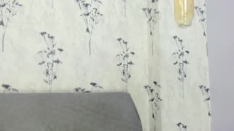 Mia  online show from 01-04-25, 06:09