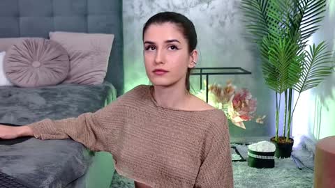 Freya Allen online show from 01-13-25, 11:06