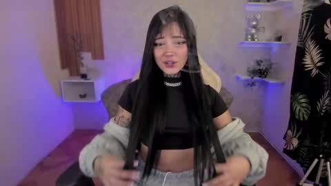 Mia online show from 12-06-24, 06:59