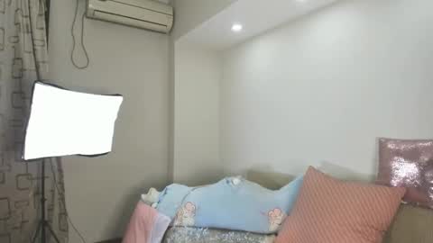 Snapshot of mia_choo chatting on 02-17-25, 07:53 Ami online show from 02-17-25, 07:53