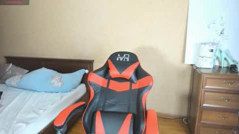 Snapshot of mia_choo chatting on 11-17-25, 09:26 Ami online show from 11-17-25, 09:26