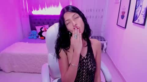 Snapshot of mia_clay1 chatting on 11-28-25, 08:22 Mia online show from 11-28-25, 08:22