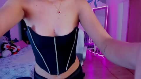 Mia online show from 06-13-26, 08:51